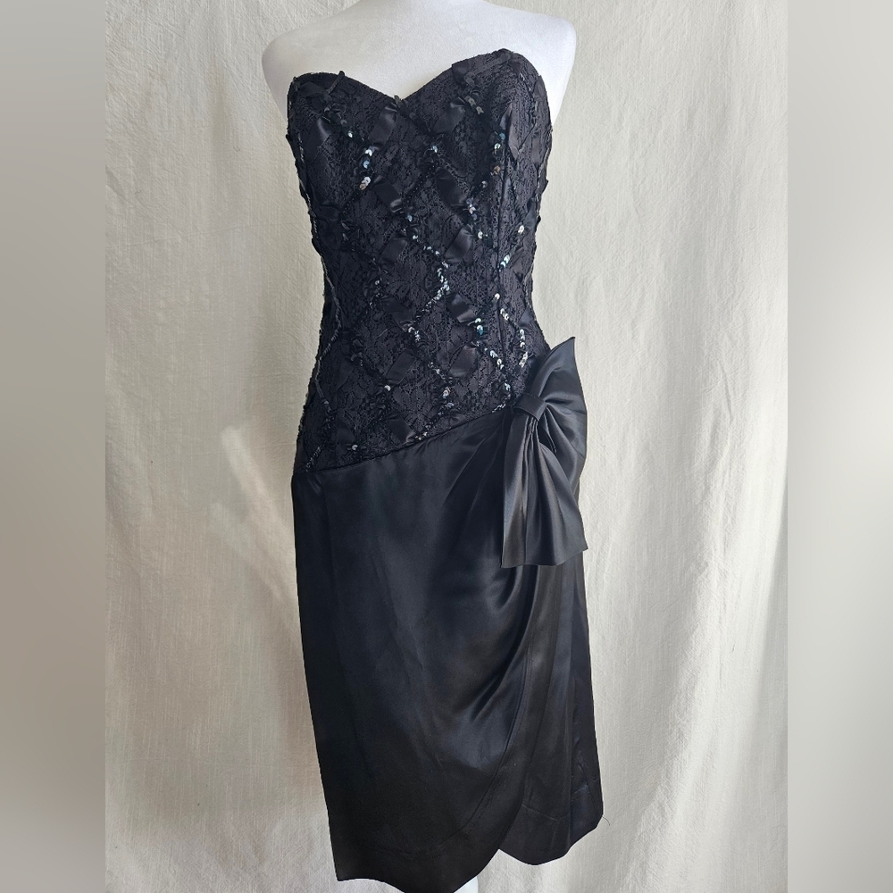 VTG Womens Black Cocktail Dress by Steppin Out Strapless Sequin Lace Bow Sz 6